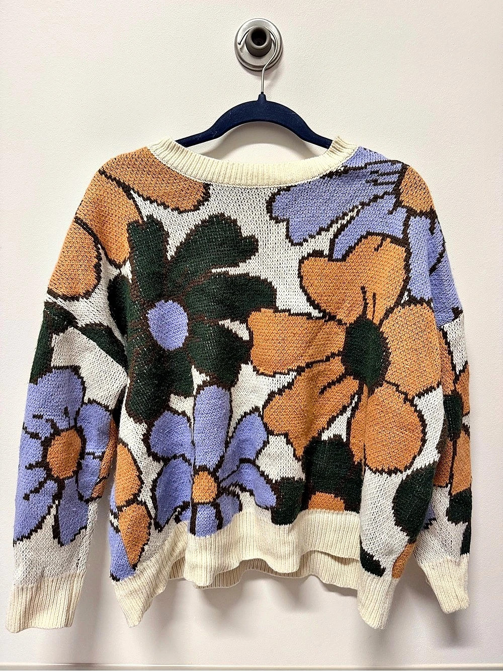 Size S Pink Lily Floral Crewneck Sweater in Purple & Orange